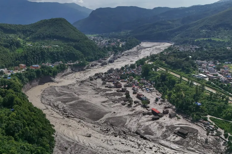Rescuers search for survivors after Nepal